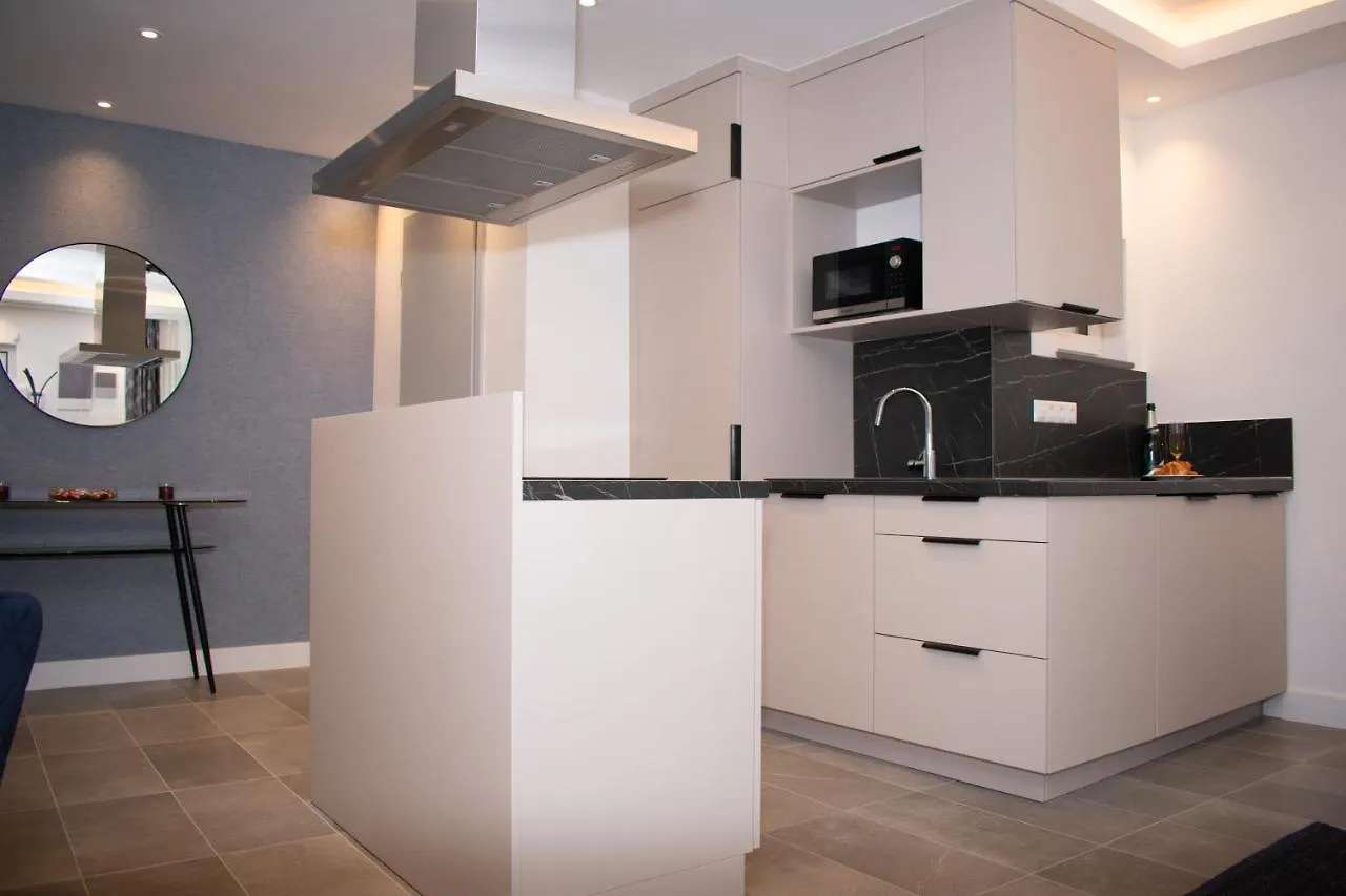 Luxury Cozy 2 Bdr Downtown Apt.5 Βουδαπέστη 0*,  Ουγγαρία